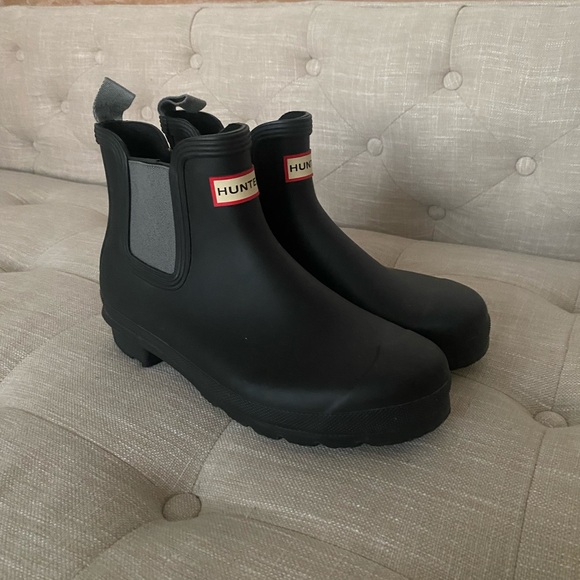 Hunter Original Waterproof Chelsea Rain Boot - Picture 3 of 5